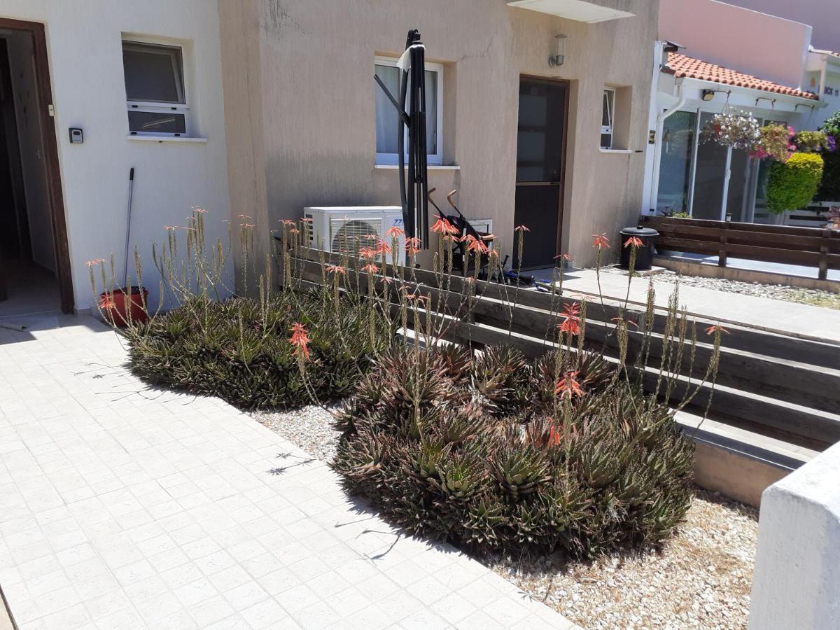 Villa Beautiful 2-Bed House In Mandriá Exterior foto