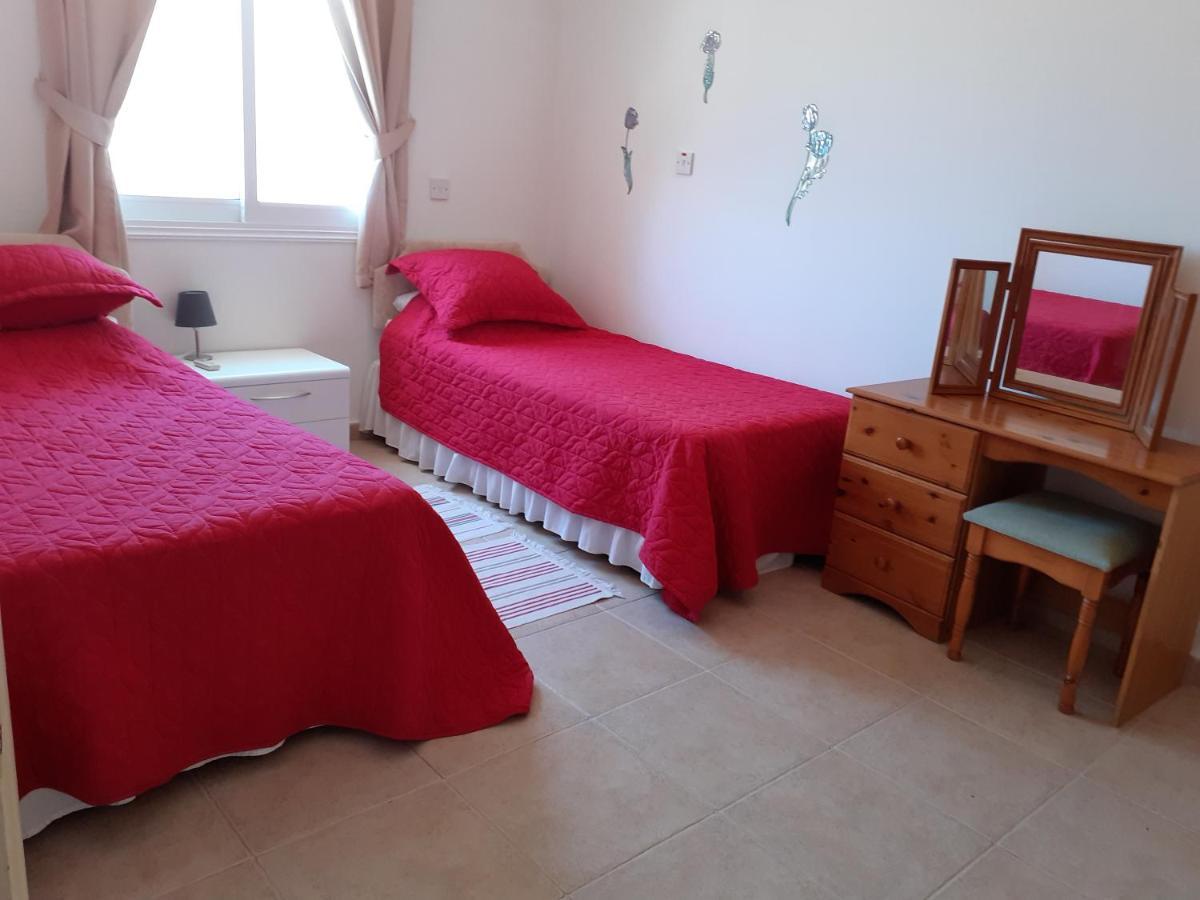 Villa Beautiful 2-Bed House In Mandriá Exterior foto