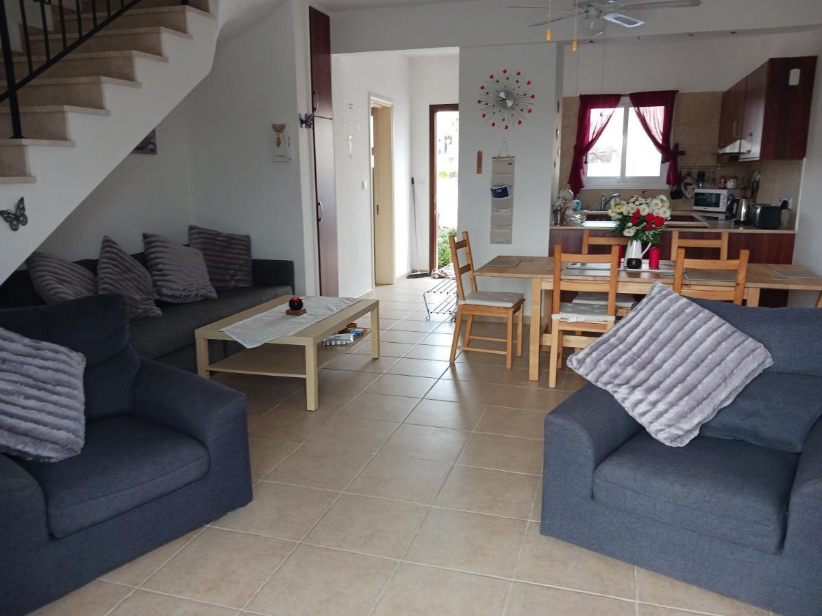 Villa Beautiful 2-Bed House In Mandriá Exterior foto